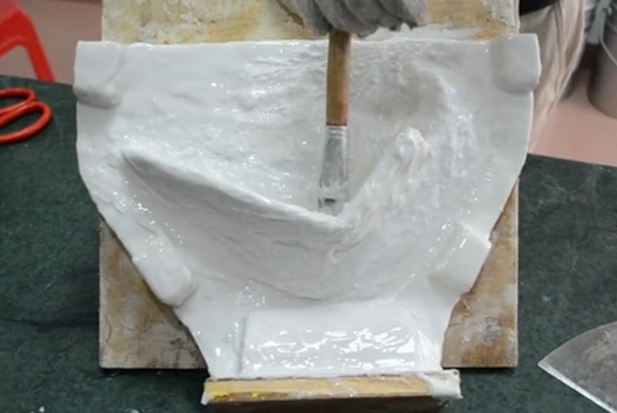 模具硅膠操作方法有幾種？